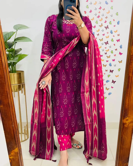 Heavy cotton printed suit set with embroidery – front view

