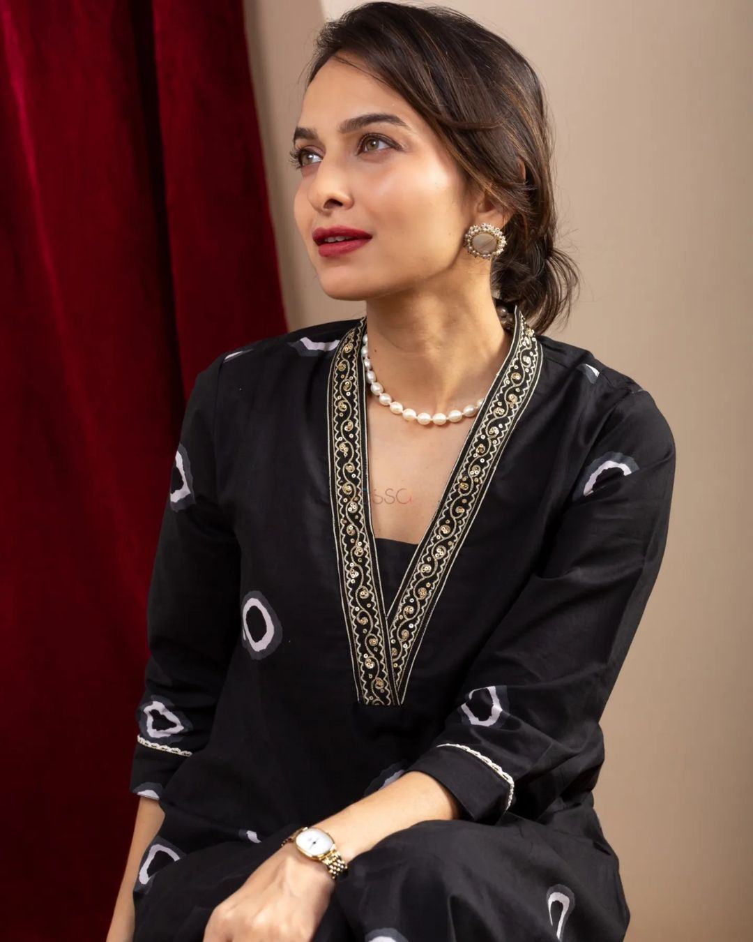 Maabetii Black Embroider Neck Cotton Kurta Plazzo Coord set