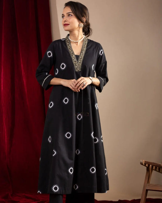 Maabetii Black Embroider Neck Cotton Kurta Plazzo Coord set