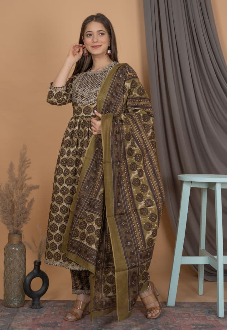 Maabetii Green Bagru style Procin Print Cotton Naira Cut Suit Set