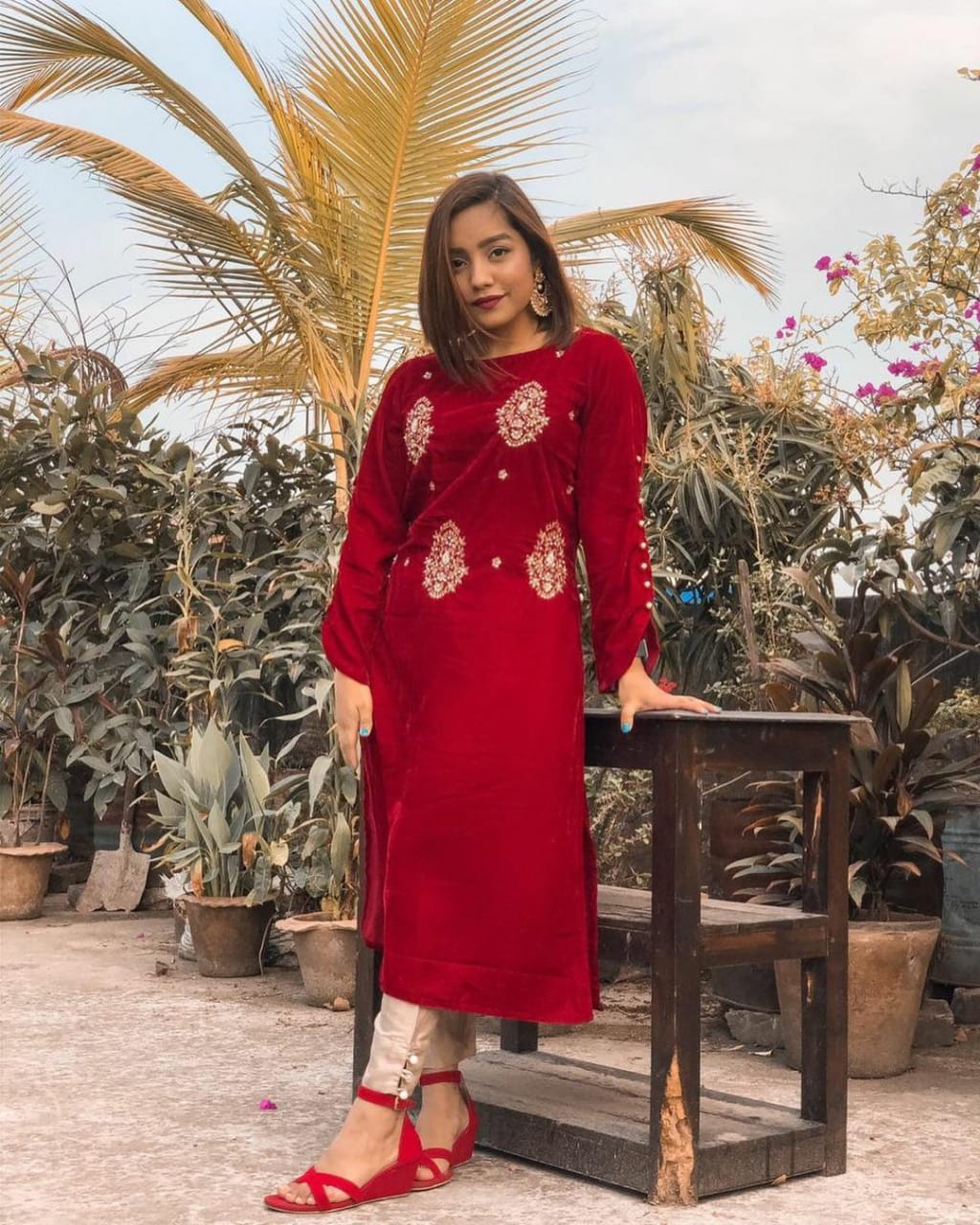 Maabetii Red Floral Embroider Velvet Kurti Pant Set