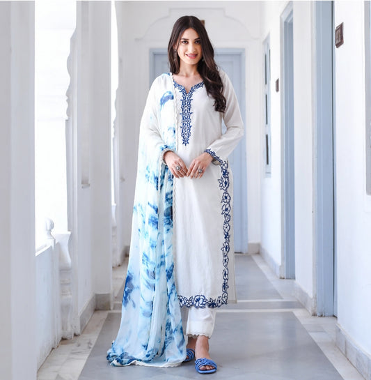 Maabetii White Embroider Rayon Straight Suit Set