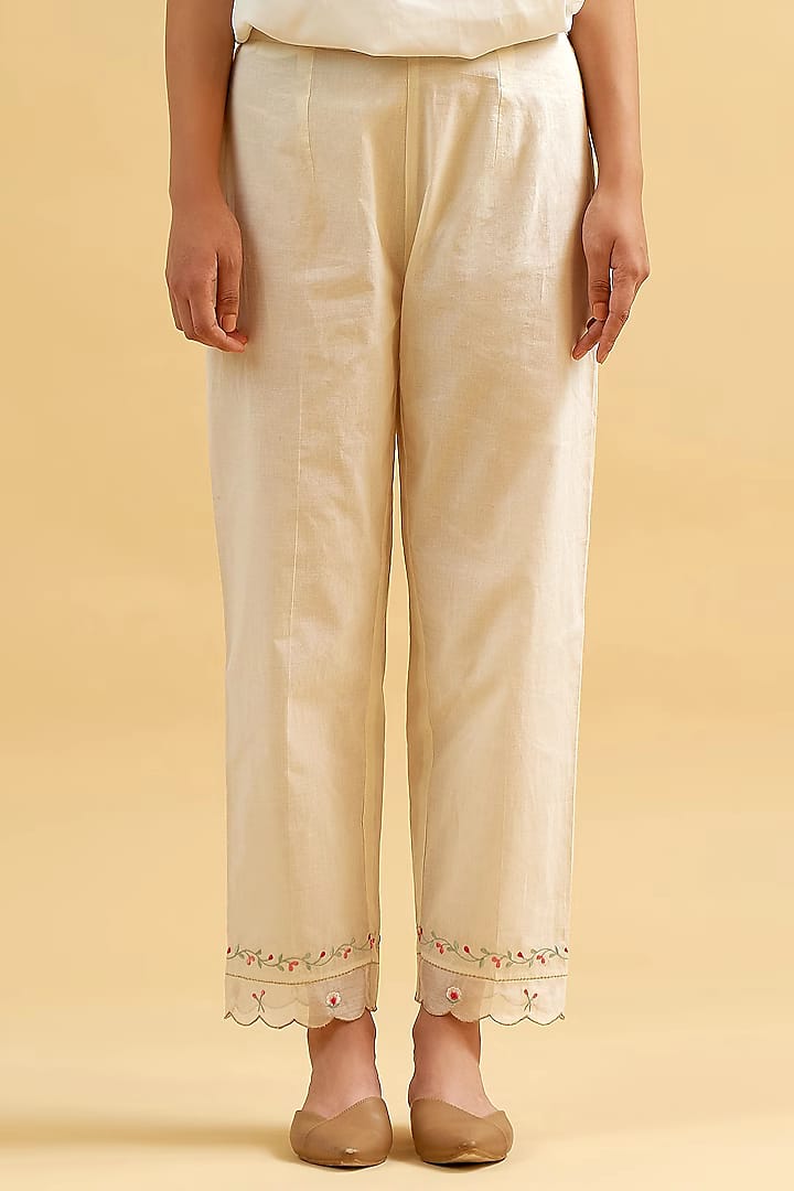 Maabetii White Hand Embroider Organza Kurta Pant Set