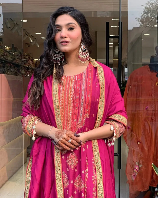 Dimond silk suit with Schiffli handwork on neck