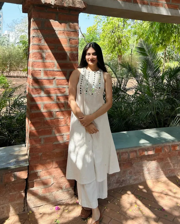 Sleeveless cotton flex coord set with mirror embroidery – front view

